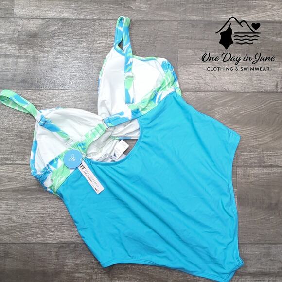 Cupshe Plus Size Twist Front Keyhole One Piece Swimsuit Size 3X - Picture 7 of 7